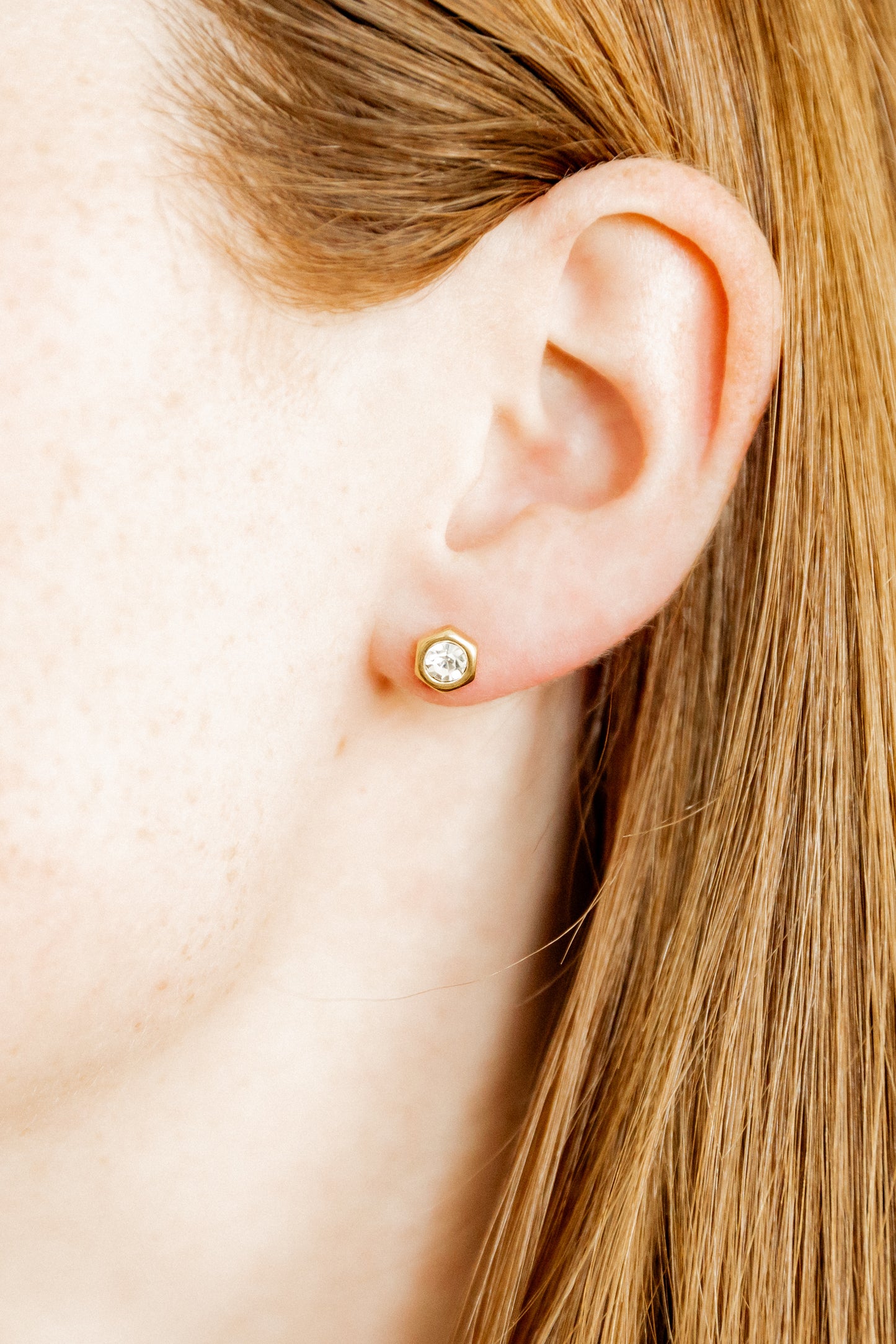 Screwback Stud Earrings - Addison Clear